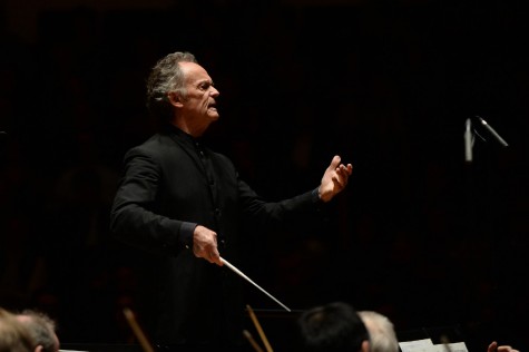 Francia est a kifinomultság és pátosz jegyében